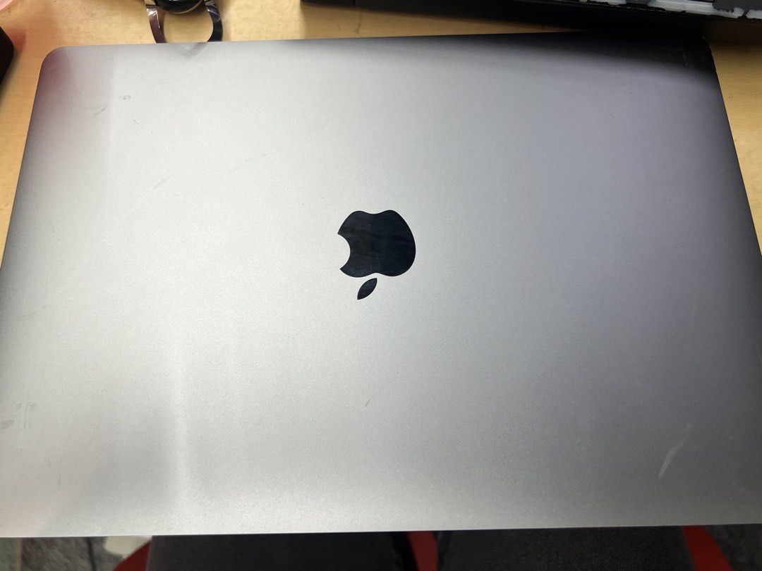 Apple MacBook Pro420602552370472960