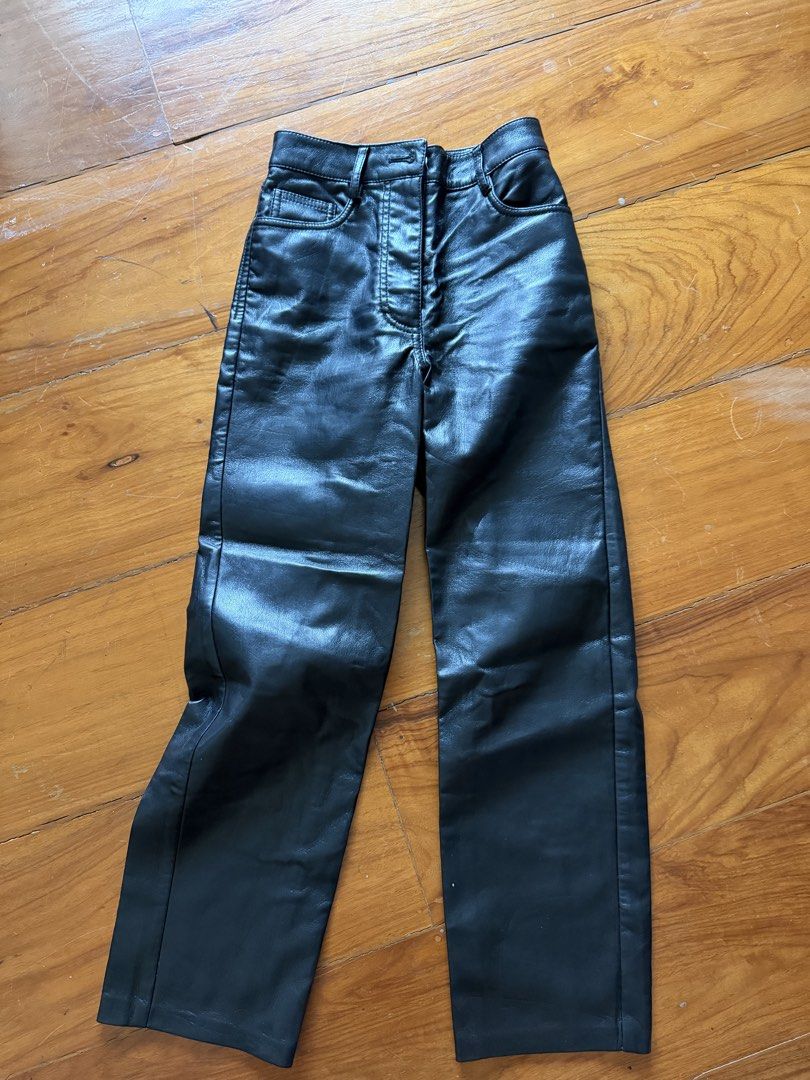 Aritzia Wilfred Black Leather Melina Pants (Category: Other Bottoms) located in Pasig City. Submitted by yoloswaggin_ (Listing ID 1430245429, Image 3). Description: - 0 on tag - high waisted - good quality vegan leather, super soft! - minor defect near zipper (see last pic) - perfect for petite height.