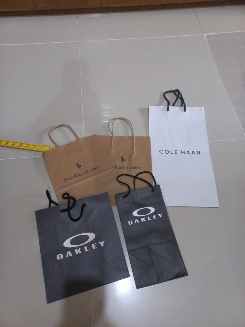 Assorted Paper Bags Men Orig (Category: Accessory Holder, Box & Organizers) located in Gattaran. Submitted by uploadtounload (Listing ID 1430223225, Image 2). Description: Hoka Tumi David Jones Cole Haan Asics Oakley Ralph Lauren.