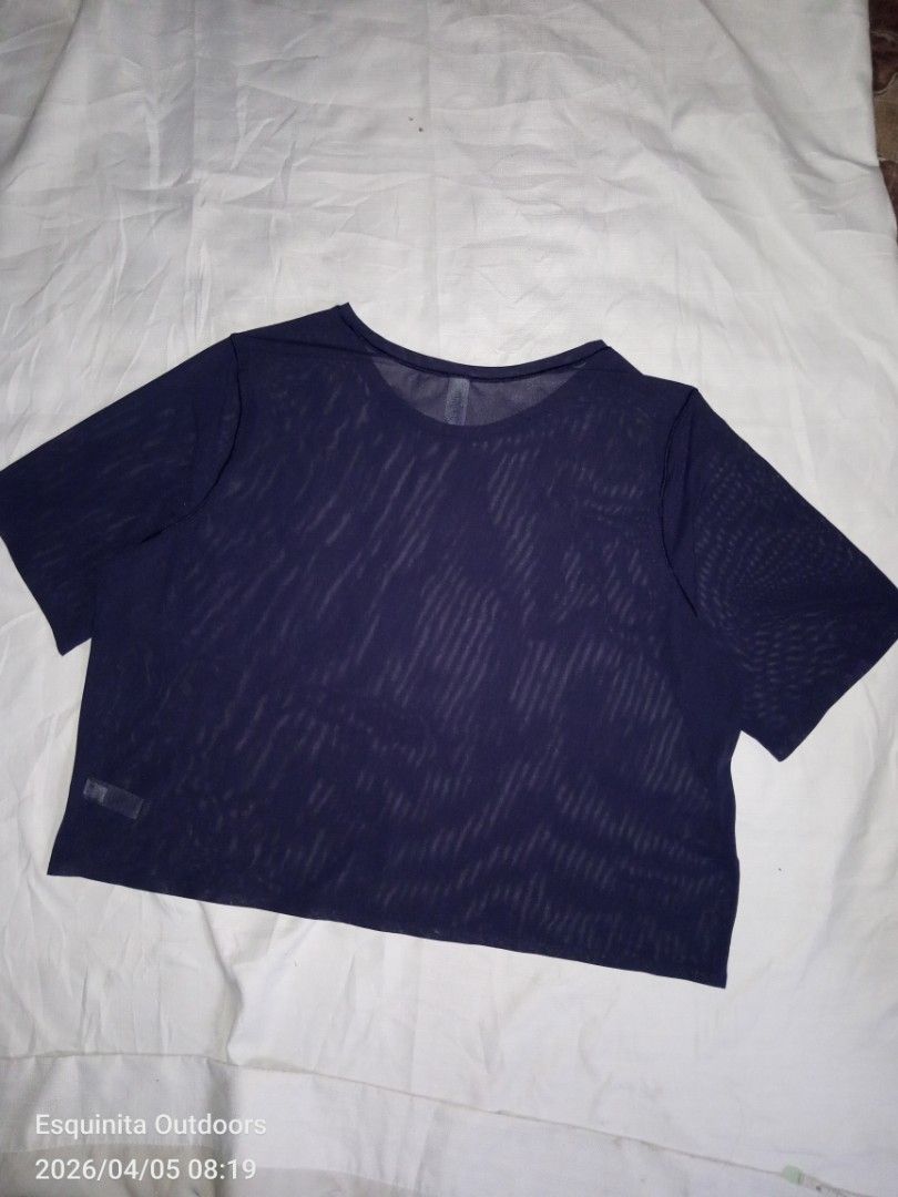 Athleta mesh crop tee (Category: Activewear) located in Cabuyao City. Submitted by khode025 (Listing ID 1430216790, Image 3). Description: Athleta mesh crop tee XL on tag excellent like new condition width:23 length:21 navy color 480 Only .