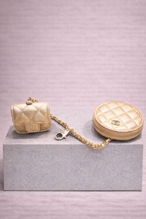 (Category: ) located in . Submitted by stoneeboutique (Listing ID 1430284387, Image 1). Description: .