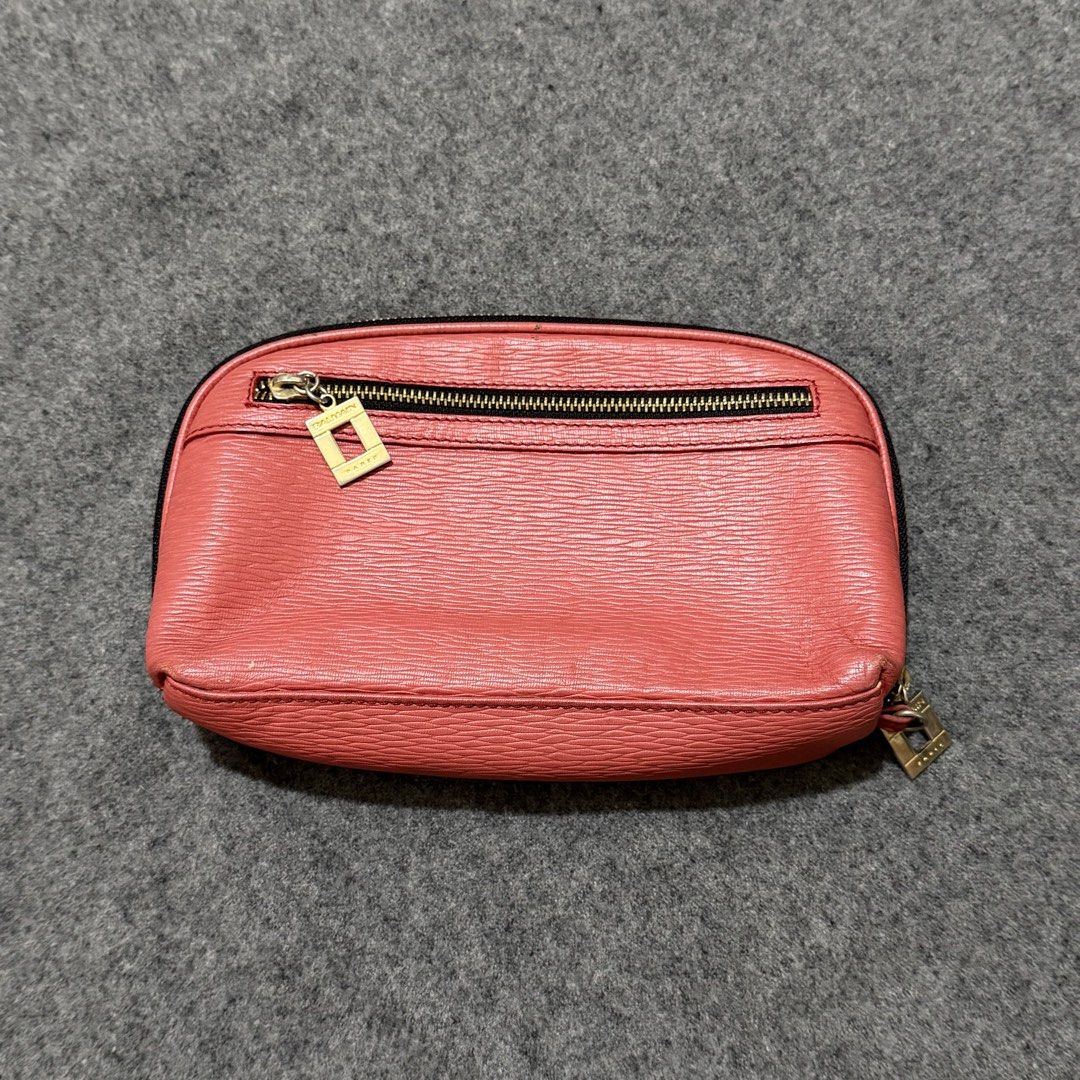 Balmain Paris Cosmetic Pouch (Category: Luxury Bags & Wallets) located in Pasig City. Submitted by _rosasass_ (Listing ID 1430309689, Image 2). Description: Vtg Balmain Excellent condition Wallet/clutch / cosmetics bag Open for meet up or shipping transaction.