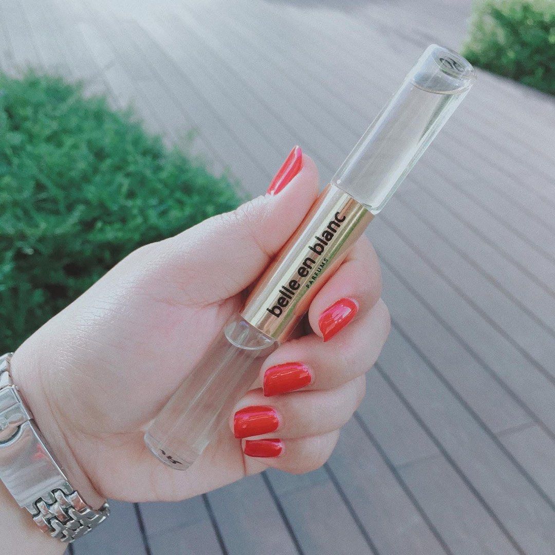 Belle en Blanc Parfums Double rollerball perfume 10ml (Category: Fragrance & Deodorants) located in Trece Martires City. Submitted by jaaadeya (Listing ID 1430379550, Image 2). Description: Travel-size Perfume / Party giveaway / Wedding Gift ideas by Belle en Blanc Parfums Best-sellers available now 🪞🤍🦢 Scents available on-hand: For Women JP - Jean Paul Gaultier Scandal FE - Gucci Guilty Absolute pour Femme WS - Jo Malone Wood Sage & Sea Salt 