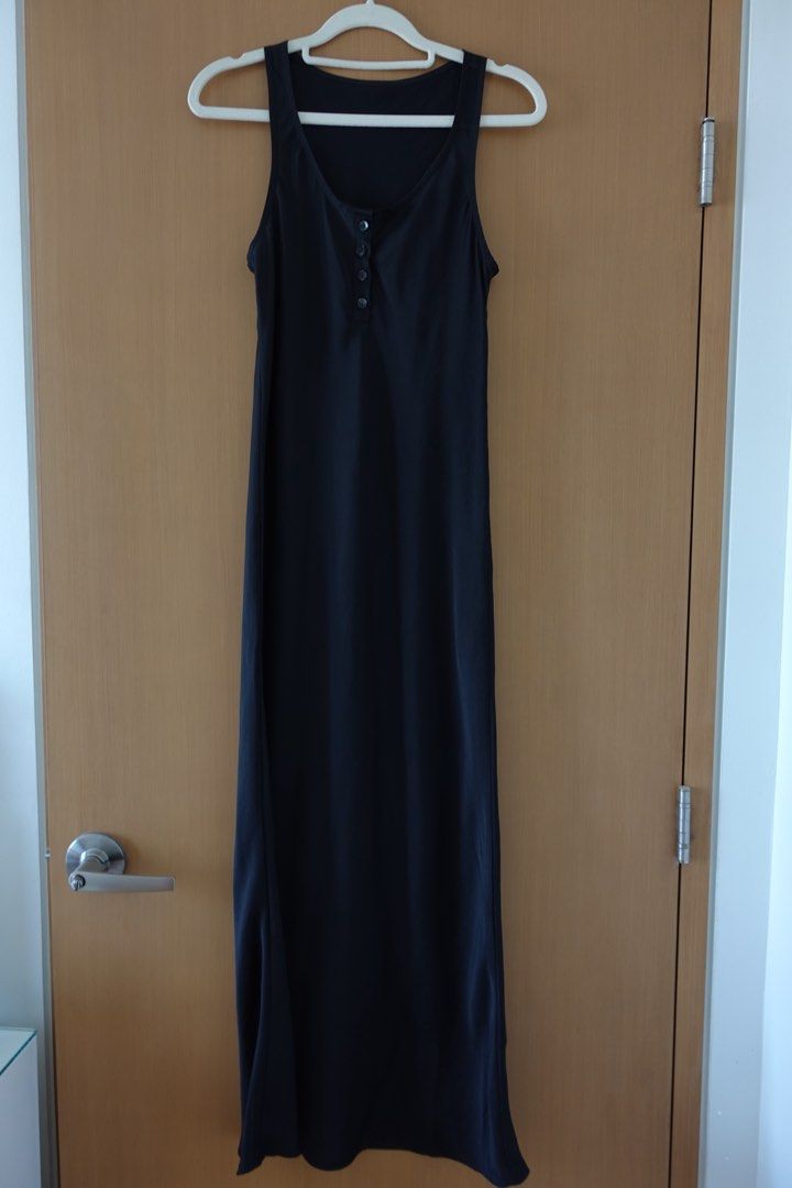 Black Sleeveless Maxi Dress (Category: Dresses) located in Taguig. Submitted by adanimottoshop (Listing ID 1430353361, Image 1). Description: Black, Maxi Dress form SHOP WE ARE/Shop.weare. Fabric: 100% polyester .