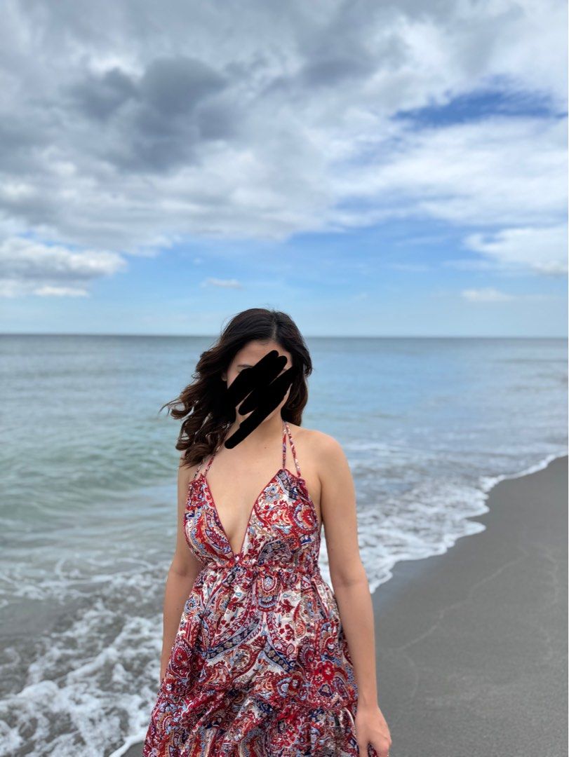 Bohemian Halter Dress (Category: Dresses) located in Manila. Submitted by nickaaa2000 (Listing ID 1430289150, Image 3). Description: Shein bohemian halter dress Size small on tag butfits on medium For reference im5’7 and medium size Used once for summer trip So pretty in person ! Makapal tela .