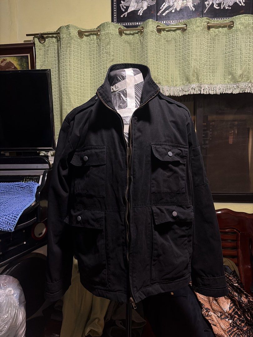 Botak 3XL Black Jacket (Category: Coats, Jackets and Outerwear) located in Makati City. Submitted by secondselection (Listing ID 1430251378, Image 2). Description: W 25.5 L 26.5.
