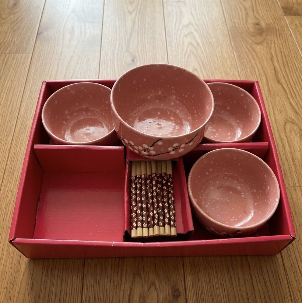 [BNIB] Ceramic Bowl Set with Chopsticks446878712564305922