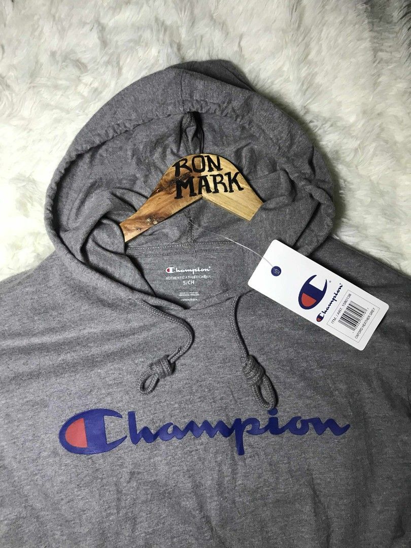 Champion Hoodie and Tote Bag Bundle (Category: Tote Bags) located in Manila. Submitted by ronmark (Listing ID 1430324657, Image 3). Description: CHAMPION ‎Hoodie jacket ‎Size: Medium to large ‎Dimes: length-28 ‎Width-20 ‎Sleeve -26 ‎Condition: Brand new with tag ‎ ‎ ‎Champion ‎2 Way tote bag & shoulder bag ‎Dimes: length-14 Width-16 ‎Condition:very good ‎.
