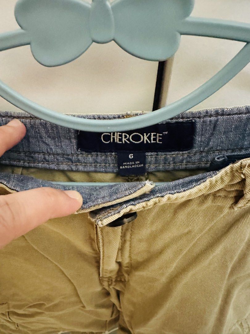 Cherokee Cargo Shorts Khaki - Size 6 (Category: Babies & Kids Fashion) located in General Trias. Submitted by Mikhails_Shop (Listing ID 1430362211, Image 2). Description: General Trias J&T Payment First.
