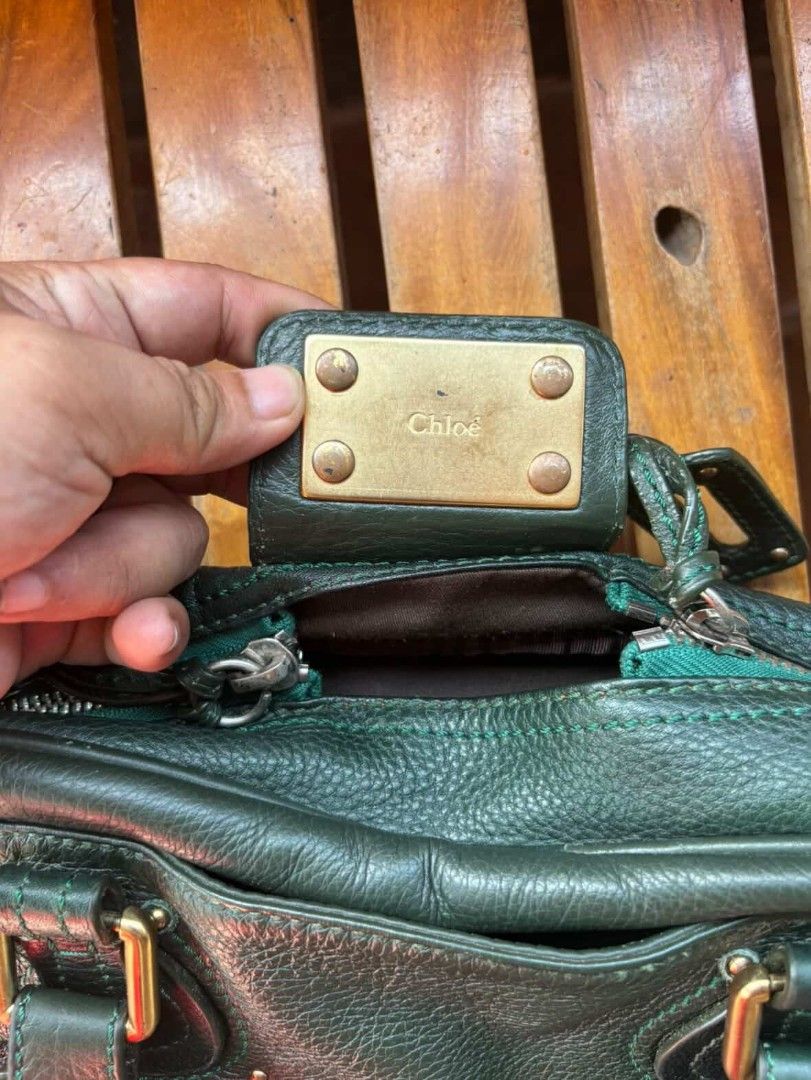 Chloe Paddington Handbag (Category: Luxury Bags & Wallets) located in Manila. Submitted by manisanro47672 (Listing ID 1430295904, Image 2). Description: Chloe Paddington missing lock and key.