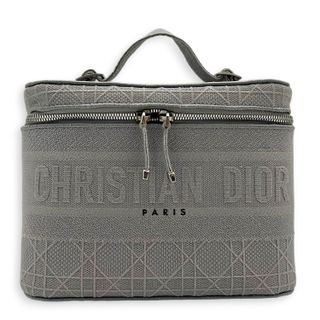(Category: ) located in . Submitted by carousellluxury (Listing ID 1429416441, Image 1). Description: .