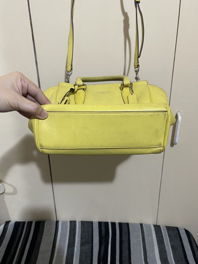 Coach Yellow Leather Satchel Bag (Category: Luxury Bags & Wallets) located in Quezon City. Submitted by karjanef (Listing ID 1430382779, Image 3). Description: .