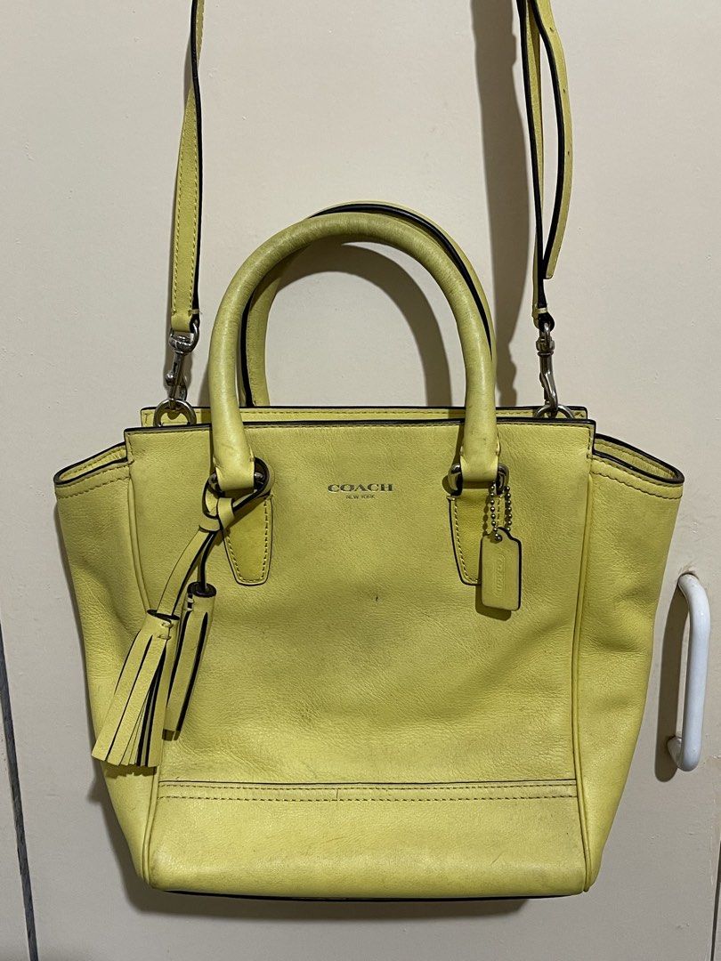 Coach Yellow Leather Satchel Bag (Category: Luxury Bags & Wallets) located in Quezon City. Submitted by karjanef (Listing ID 1430382779, Image 2). Description: .