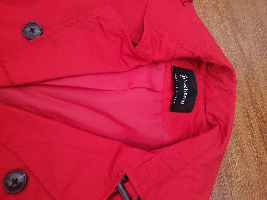 Coat stradivarius (Kategori: Pakaian - Lainnya) berada di Jakarta Selatan. Dikirim oleh nei08 (ID iklan 1430287940, Gambar 2). Deskripsi: red colour size S bahan tipis bisa untuk harian.