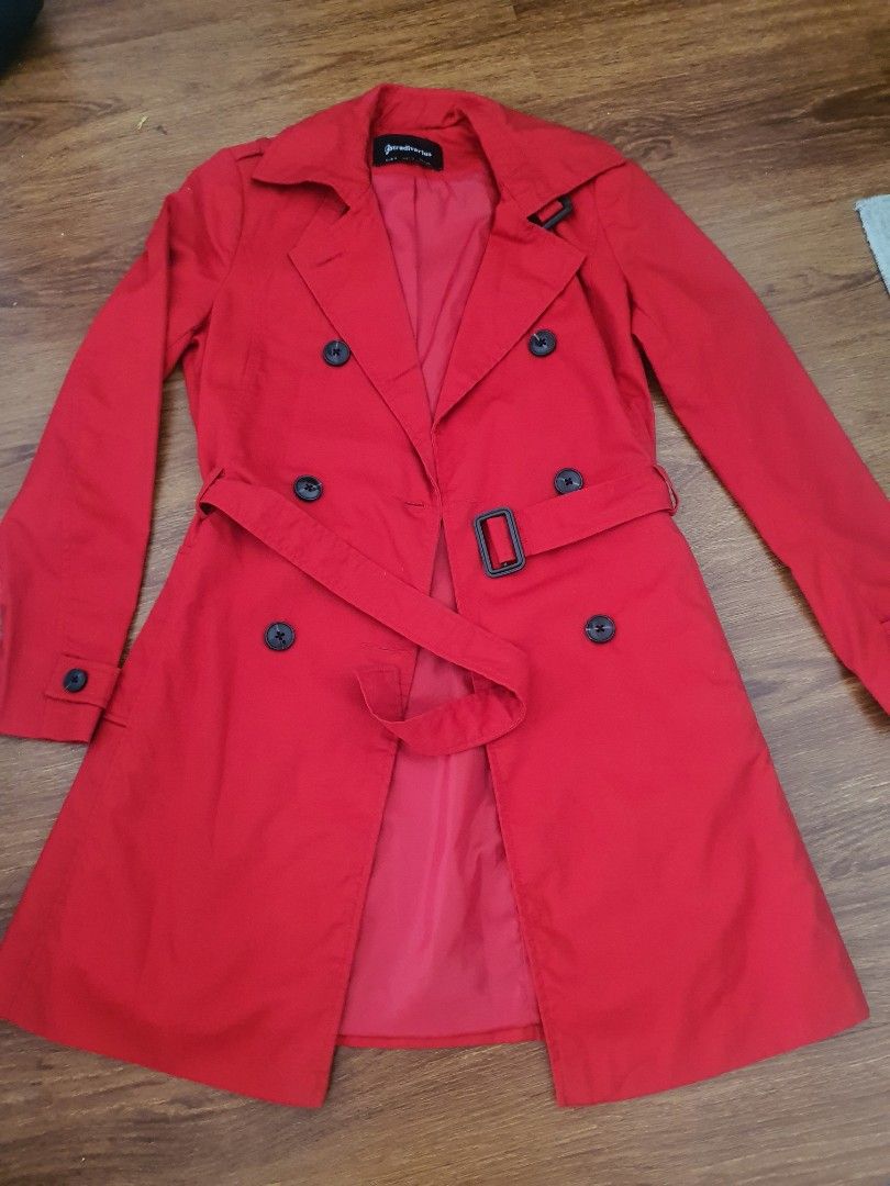 Coat stradivarius (Kategori: Pakaian - Lainnya) berada di Jakarta Selatan. Dikirim oleh nei08 (ID iklan 1430287940, Gambar 1). Deskripsi: red colour size S bahan tipis bisa untuk harian.