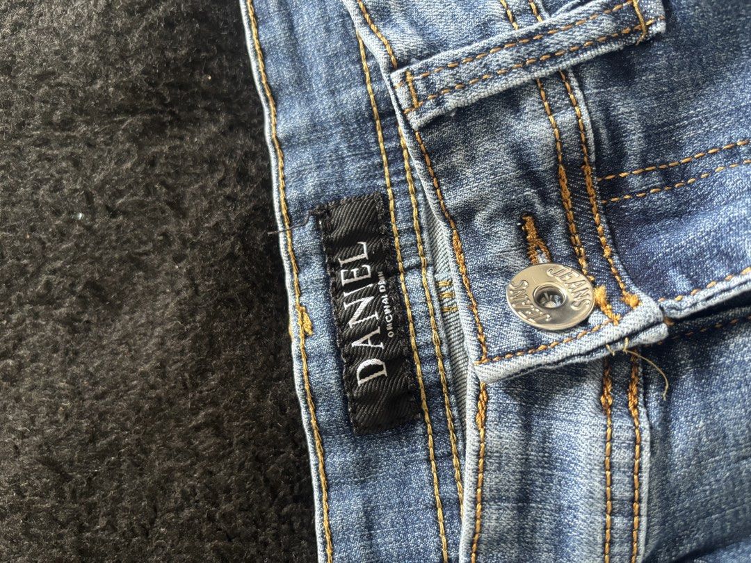 Daniel Original Denim Skinny Jeans (Category: Jeans) located in Quezon City. Submitted by donbuys (Listing ID 1430233165, Image 1). Description: Light blue denim jeans from Daniel Original. Features a button closure and classic five-pocket design. The waist measures approximately 14 inches across. The inseam is around 30-36 inches. The jeans have a straight leg cut. Perfect for everyday wear..