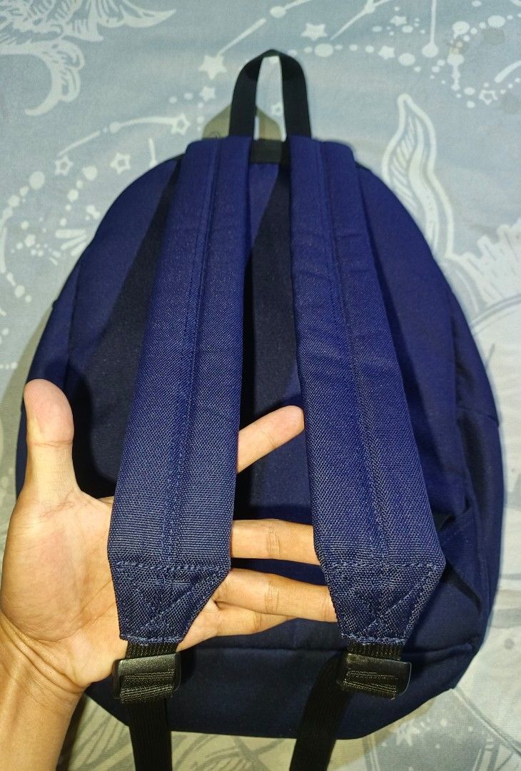 Dickies Backpack - Navy Blue (Category: Backpacks) located in San Antonio. Submitted by dailyhustle_stwr (Listing ID 1429977077, Image 2). Description: DICKIES BAG NAVY BLUE SINGLE PATCH LENGTH 21 WIDTH 17 NO ISSUE GOOD AS NEW COLORATE 10/10 SARIWA PA .