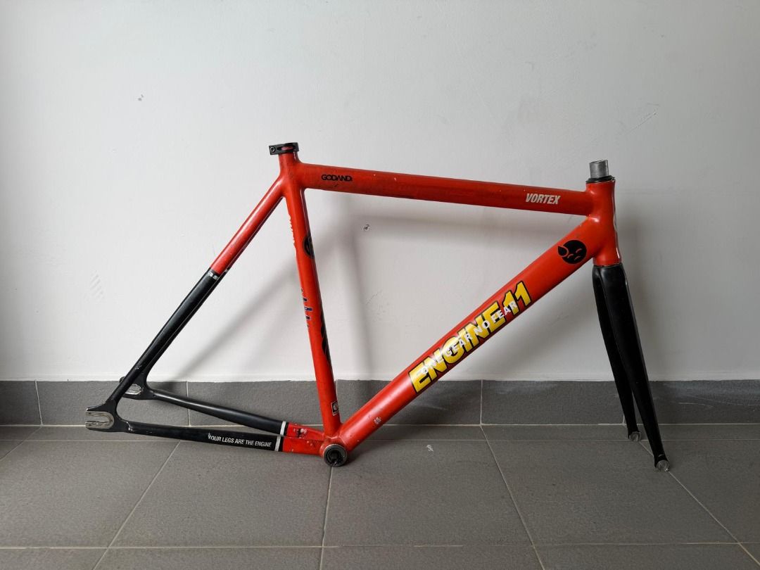 Engine 11 vortex track frameset (Category: Bicycles) located in Singapore. Submitted by pocketchange. (Listing ID 1430262822, Image 1). Description: wtt/wts Engine 11 vortex 2015 track fs one of the older and rarer model of engine 11 whats included: e11 2015 vortex track fs e11 fork Size M headset seatclamp condi 9/10 no cracks or dents minor pc .