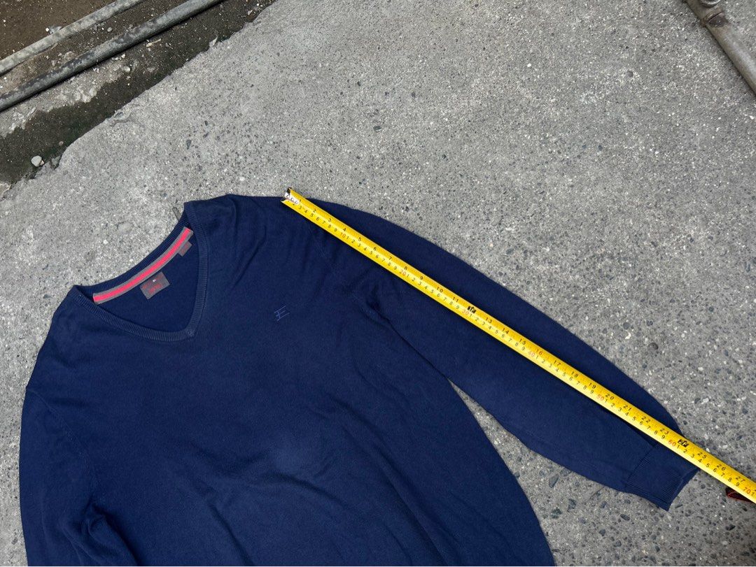 Esprit Long Sleeve Sweater (Category: Longsleeves) located in San Carlos. Submitted by declutterph2420 (Listing ID 1430275837, Image 3). Description: 28x19 - Esprit long sleeve sweater - Navy blue color - Classic design - Versatile and easy to style.
