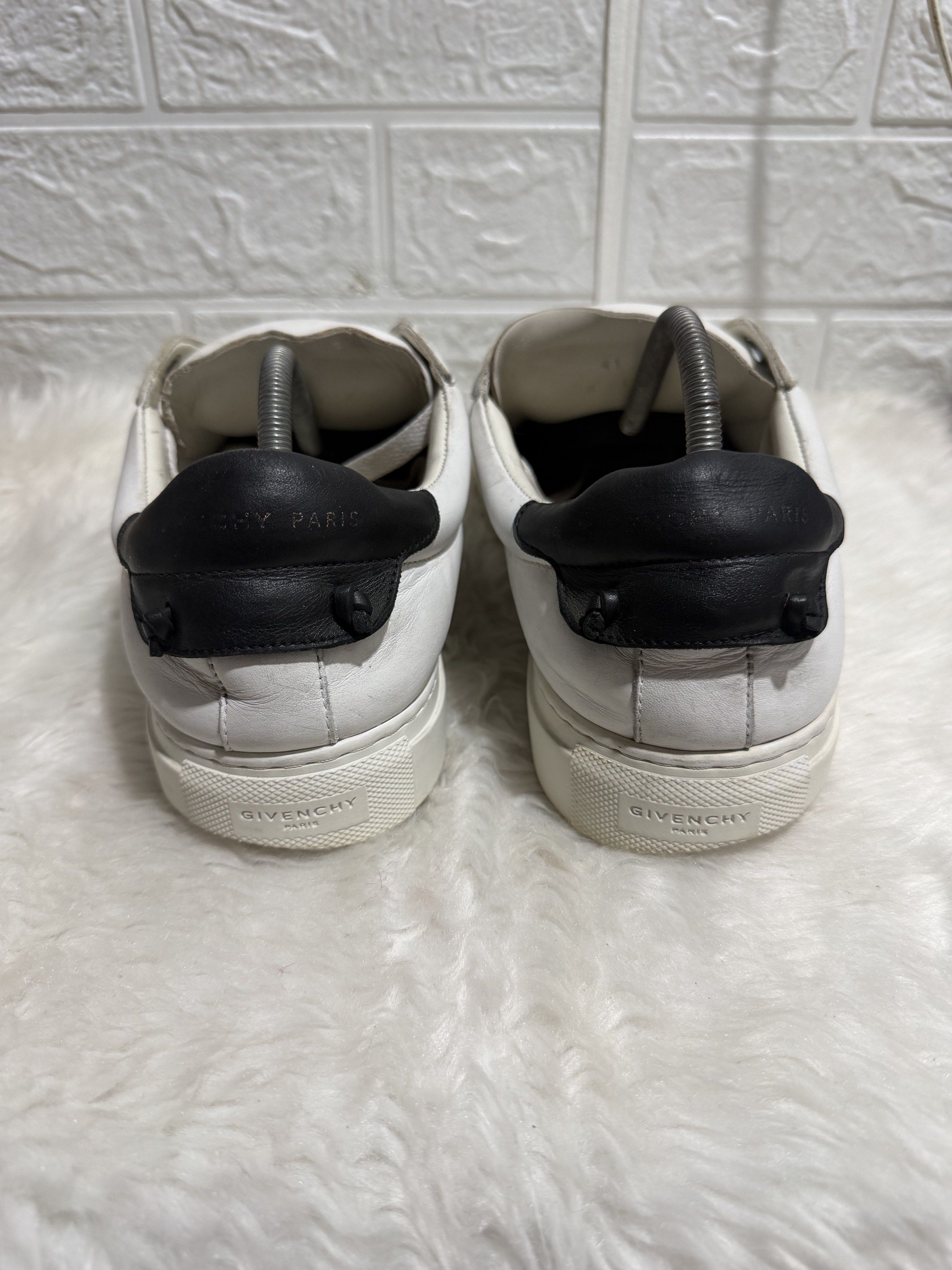 GIVENCHY (Category: Sneakers & Footwear) located in Davao. Submitted by blessed6 (Listing ID 1430339934, Image 3). Description: .
