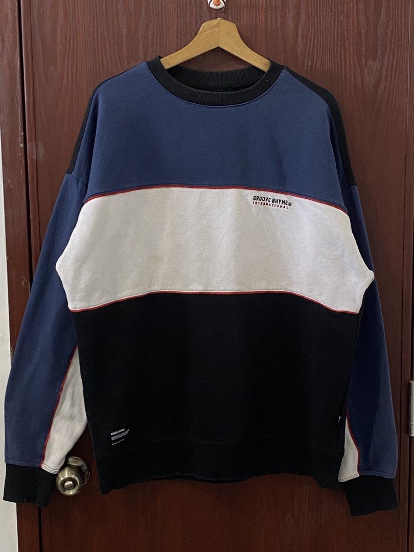 Groove Rhyme Sweater (Category: Tshirts & Polo Shirts ) located in Bacolod City. Submitted by PSGTHRIFTIES (Listing ID 1430246680, Image 1). Description: Very good condition Need wash only Size L to XL Dimensions:25x28.5 DM📩📩.
