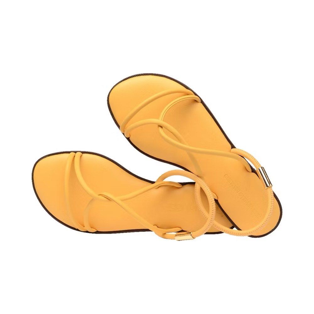 Havaianas Sandals Una Manga Caja Yellow (Category: Flats & Sandals) located in Manila. Submitted by decluttrix (Listing ID 1430321271, Image 3). Description: Brand New!!! Wrong size .