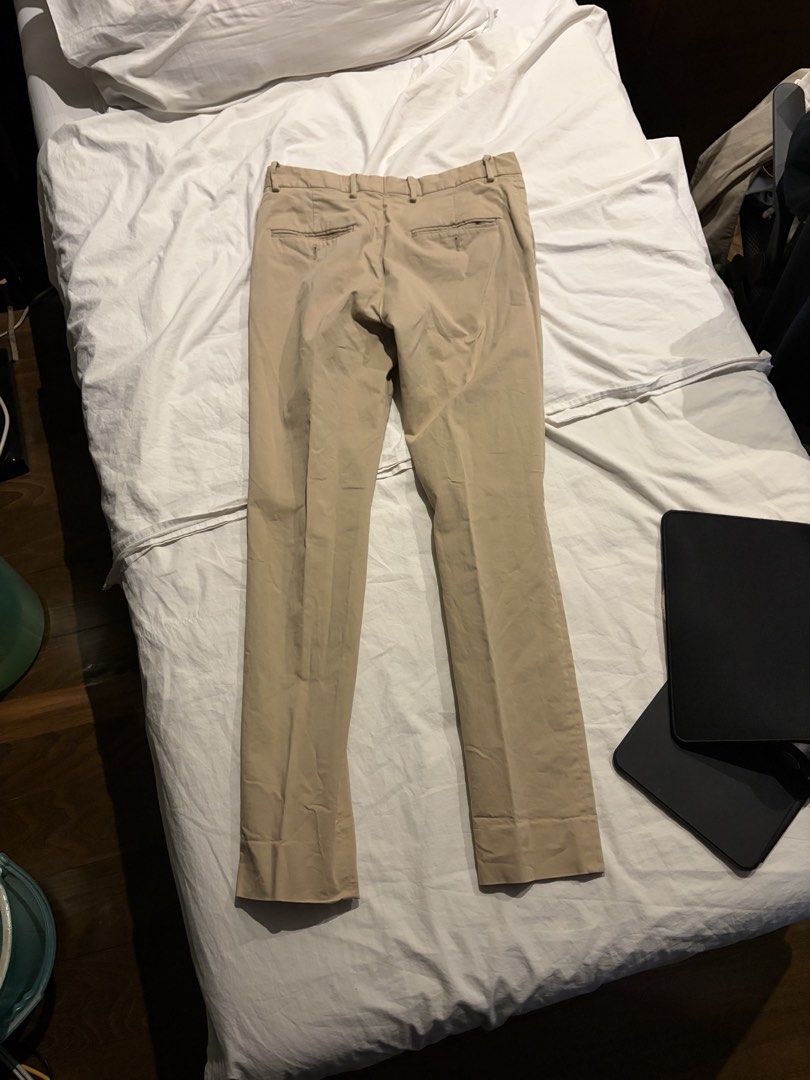 H&M Khaki Chino Pants (Category: Chinos) located in Pasig City. Submitted by xifyfinds (Listing ID 1430324084, Image 2). Description: Dimensions (inches) Length 40” Waist Width 16” Front Rise 11” Inseam 30.5” - Delivery c/o buyer. Payment before release (unless cod) - Mop GCash/COD/Bank Transfer.