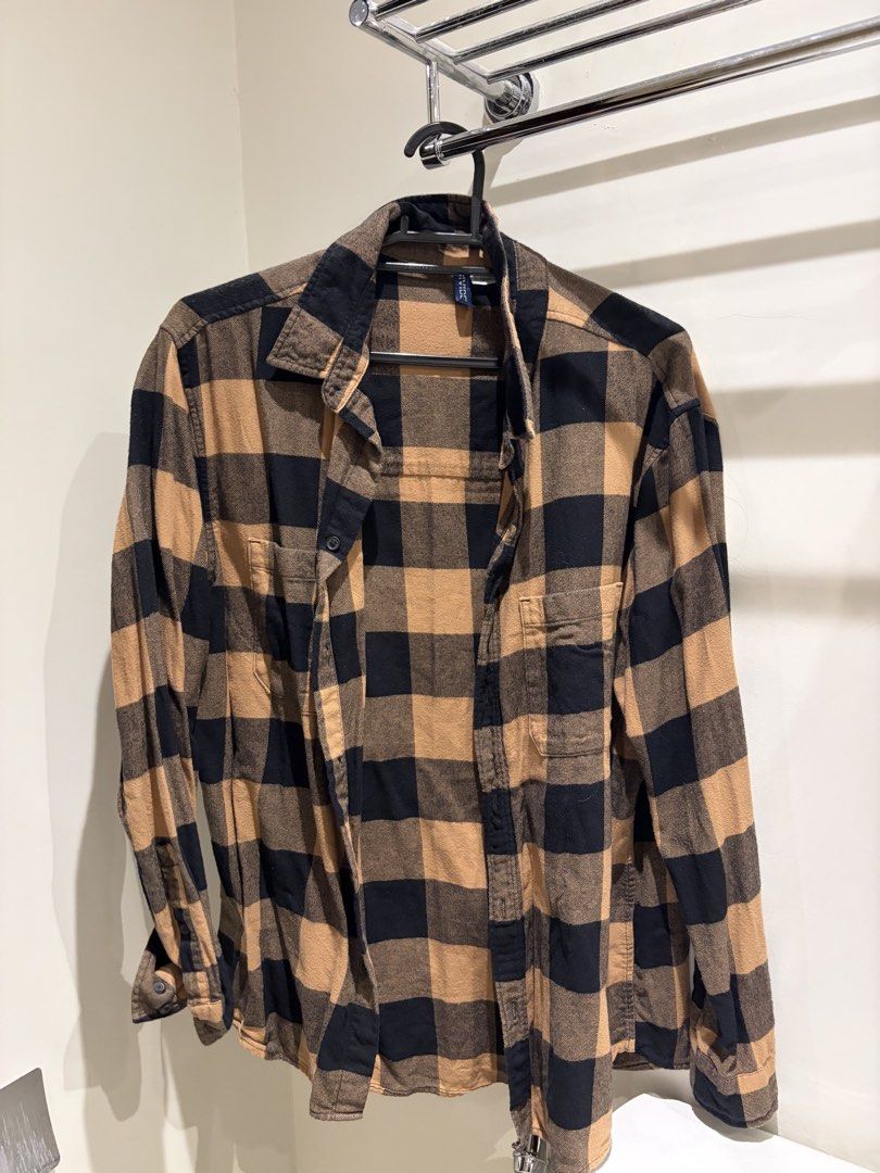H&M Plaid Flannel Shirt (Category: Tshirts & Polo Shirts ) located in Pasig City. Submitted by xifyfinds (Listing ID 1430335834, Image 1). Description: Dimensions (inches) Length 27.5” Sleeve 24” Chest 19” - Delivery c/o buyer. Payment before release - Mop GCash/COD/Bank Transfer.