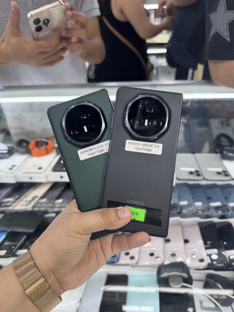Honor Magic V3 512gb NTC No issue All working (Category: Android Others) located in San Juan City. Submitted by keannagadgetph (Listing ID 1430338535, Image 1). Description: Available Units for today's POST! Honor Magic V3 / 512gb / NTC Variant / FU - any colors available (price may vary) - good condition - 95% Makinis - Good battery - NTC Variant - No Repair ~ Accepting SWAP / TRADE IN / INSTALLMENT / BINTA UNIT ~ CASH ON DELIVERY METRO MANILA /