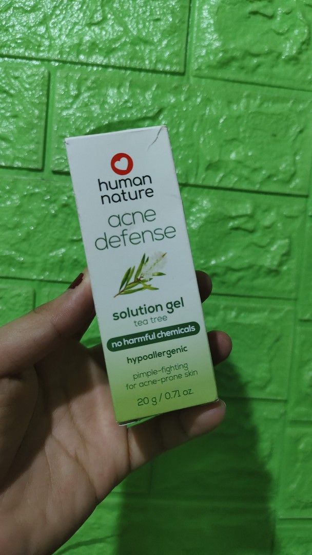 Human Nature Acne Defense Solution Gel (Category: Face Care) located in Pasay City. Submitted by taytayswifty (Listing ID 1430331848, Image 1). Description: Human Nature Acne Defense Solution Gel 20g New/Sealed woth box .