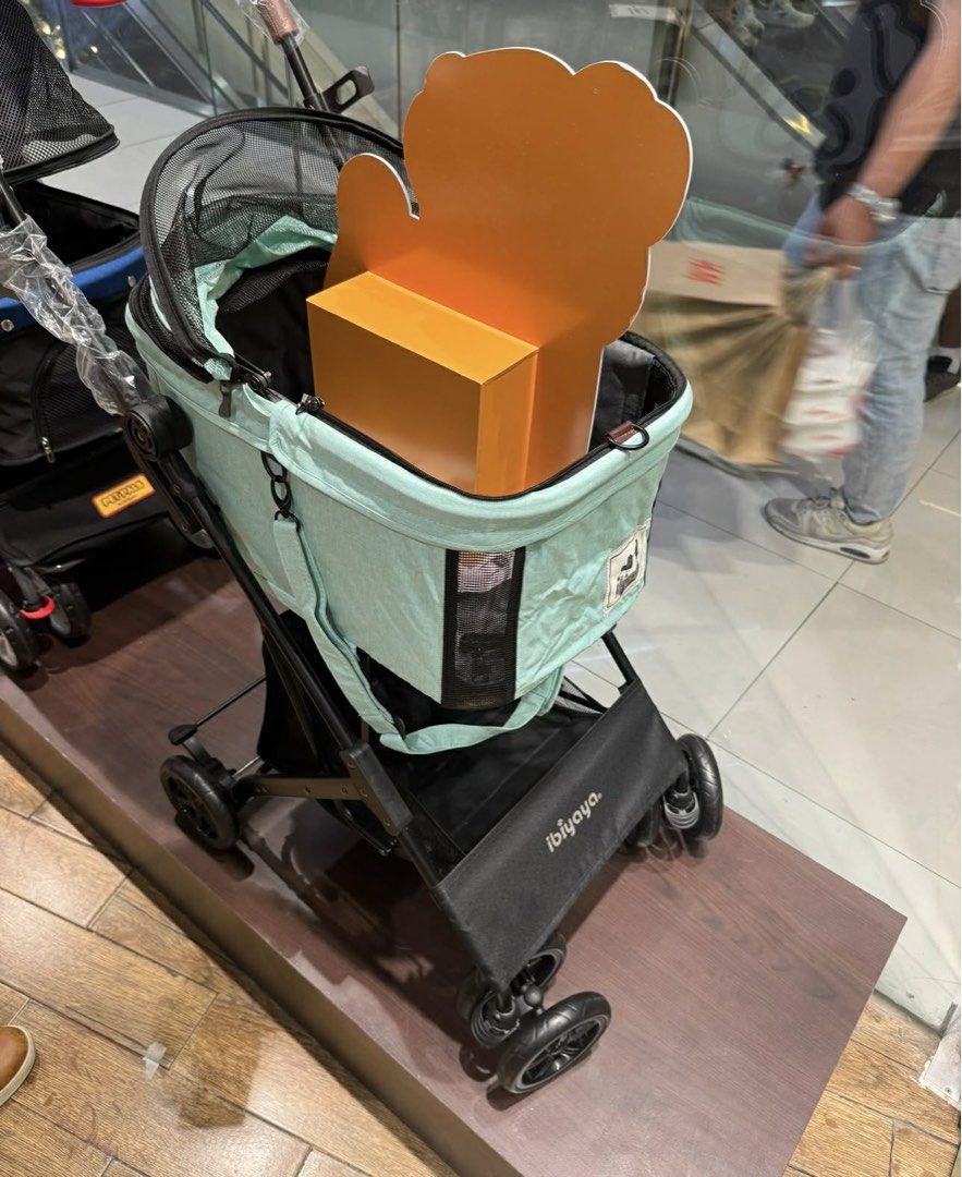 Ibiyaya Pet Stroller (Category: Strollers) located in Quezon City. Submitted by andrea11171999 (Listing ID 1430371219, Image 2). Description: .