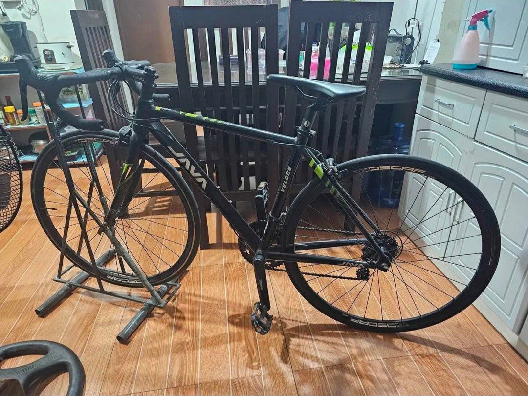 Java Veloce Road Bike (Category: Bicycles) located in Manila. Submitted by takemystuffbuymystuff (Listing ID 1430285016, Image 1). Description: Java veloce 1 alloy frame carbon fork 9speed roadbike 700c Frame: JAVA veloce aluminium alloy internal cable routing, 47black / 50 titanium Fork: Veloce t800 carbon fork, flat mount Cockpit: java decaf alloy race set Gruppo: sensah decaf 2x9speed STI, prowheel forged crank 50/34 compact Brakes: Radius cal