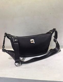 (Category: ) located in . Submitted by bagclosets (Listing ID 1430278381, Image 1). Description: .