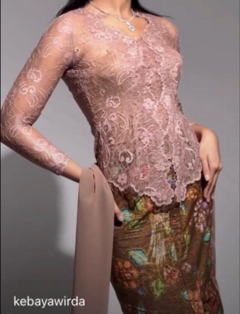 Kebaya Wirda (Category: Baju Kurung & sets) located in Singapore. Submitted by lotslove91 (Listing ID 1430350921, Image 1). Description: Skirt and corset is from another brand. .