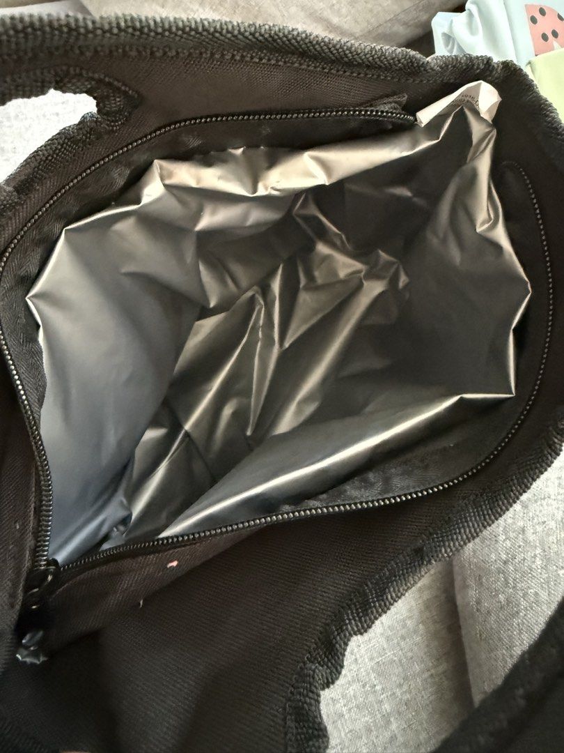Kids Lunch Cooler Bag (Category: Other Babies Going Out Needs) located in Paranaque City. Submitted by ladybug18 (Listing ID 1430245970, Image 2). Description: Quest batman lunch cooler bag.