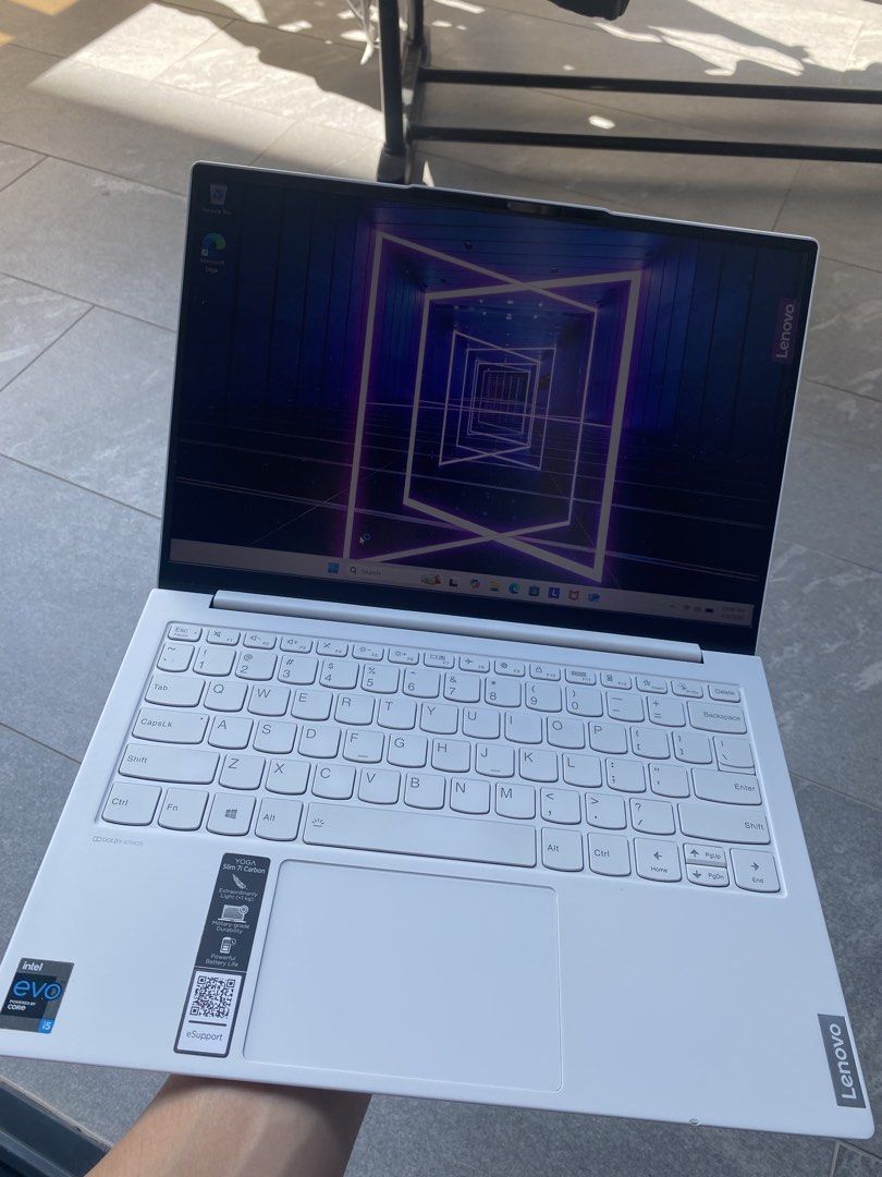 Lenovo Yoga Slim 7 Carbon (11th Gen Intel Core i5)