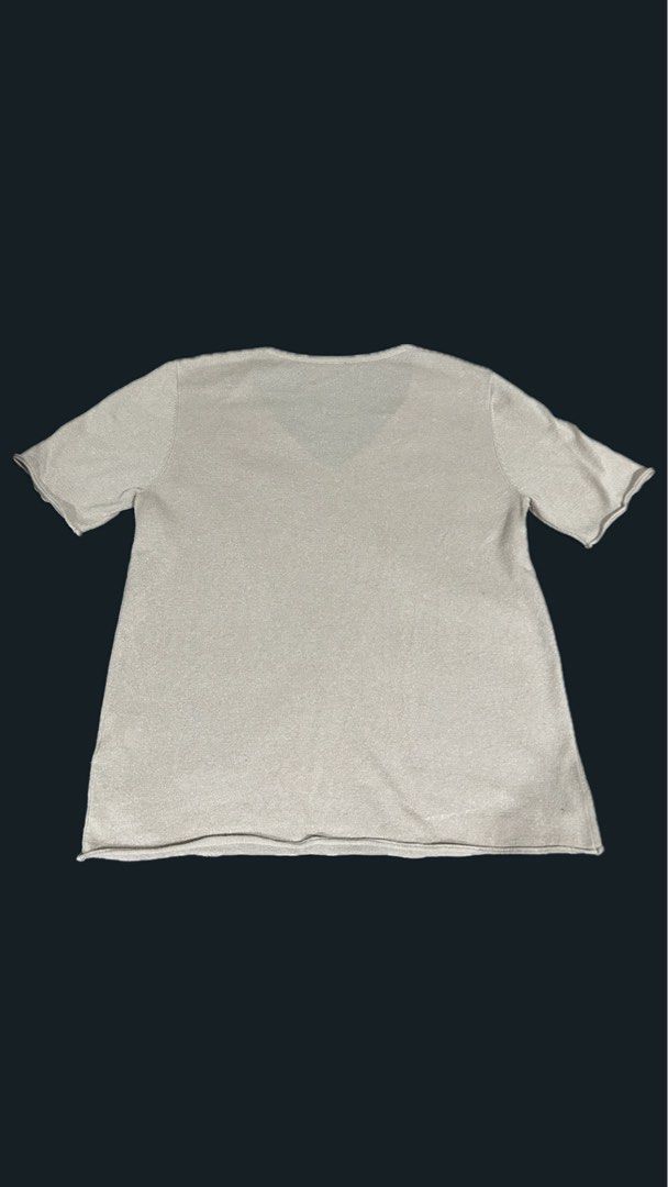 Light pink v-neck t-shirt (Category: Shirts) located in Las Pinas. Submitted by alextolisora (Listing ID 1430316900, Image 2). Description: Good for innerwear Barely used Can fit up to L frame.
