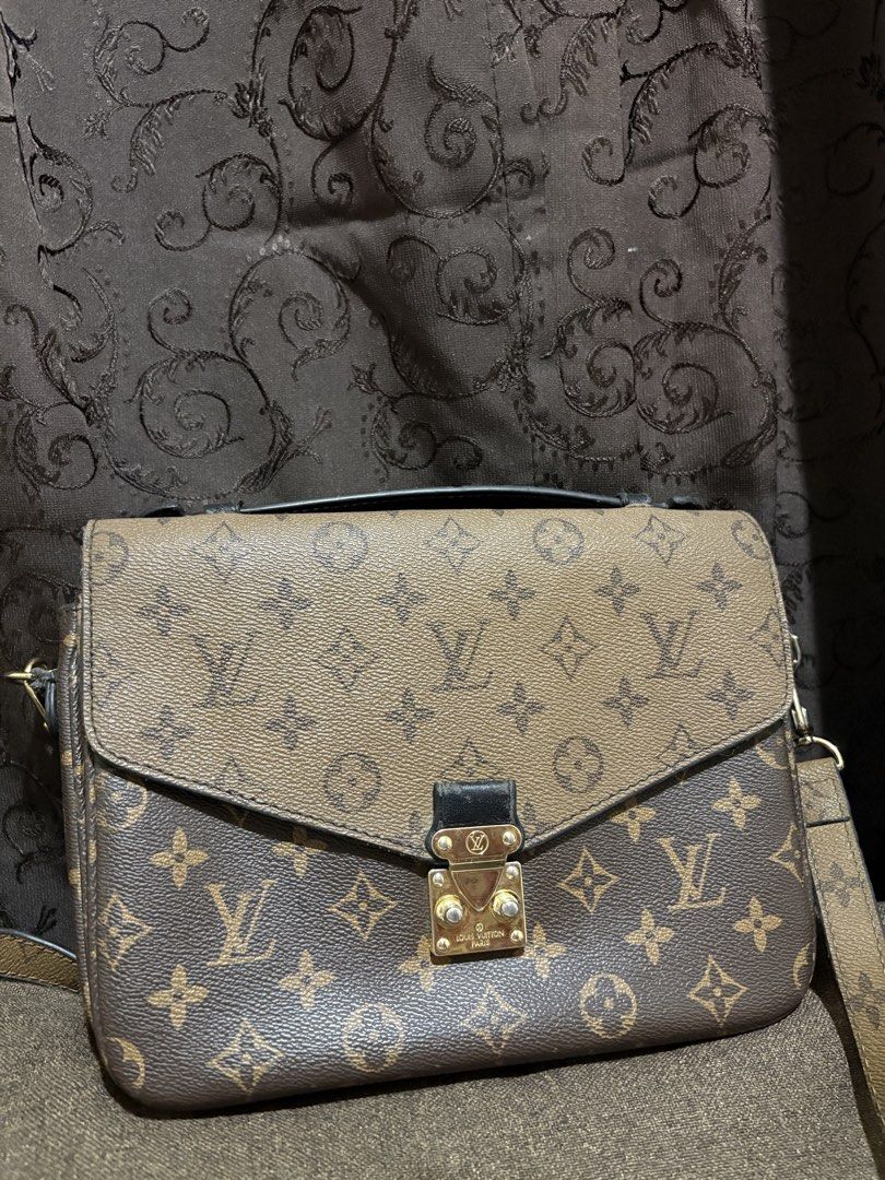 Louis Vuitton Pochette Metis Monogram Reverse lv favorite (Category: Luxury Bags & Wallets) located in Bacolod City. Submitted by carryclub.ph (Listing ID 1429484599, Image 3). Description: FREE SHIPPING! Preloved and Coded Handled with care. Still in good condition Negotiable! Dm for more closeup pics or flaws **bought from IG preloved.