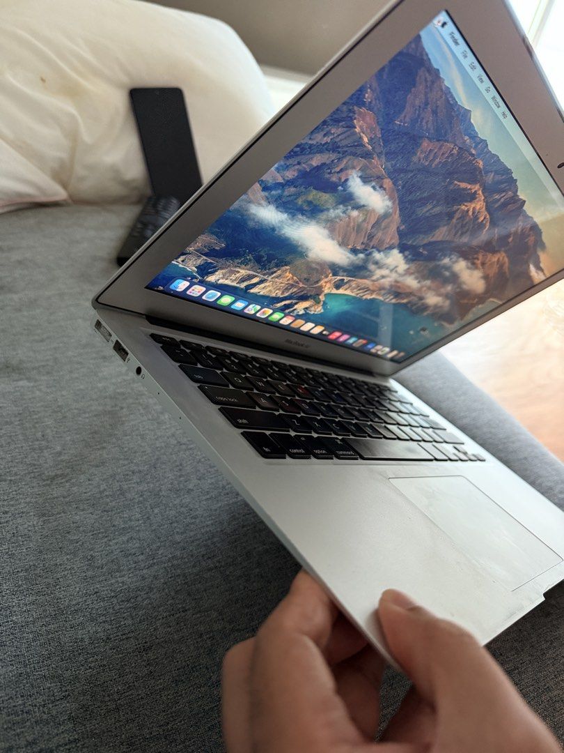 MacBook Air 13-inch (Mid 2017)420604943554334725