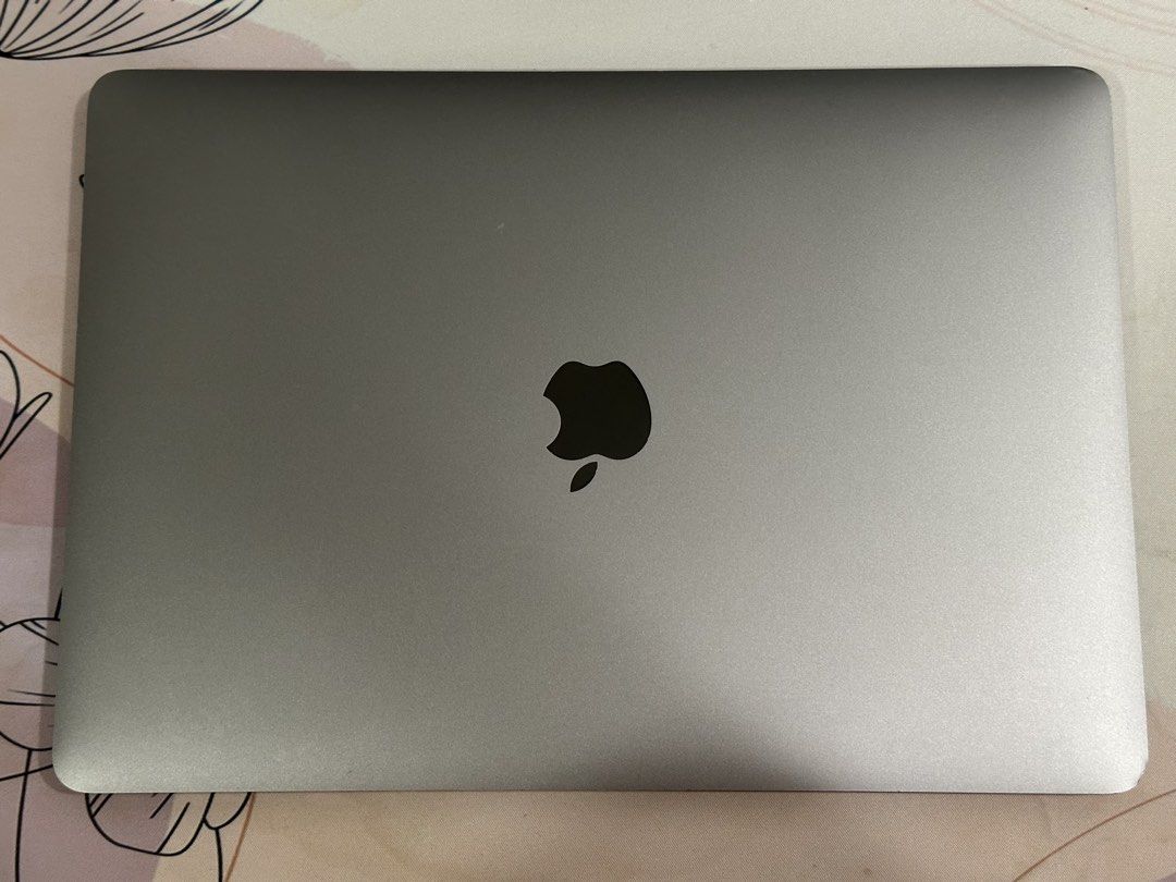 Macbook Pro 13 Inch 2019 with Touch Bar420598524706170884
