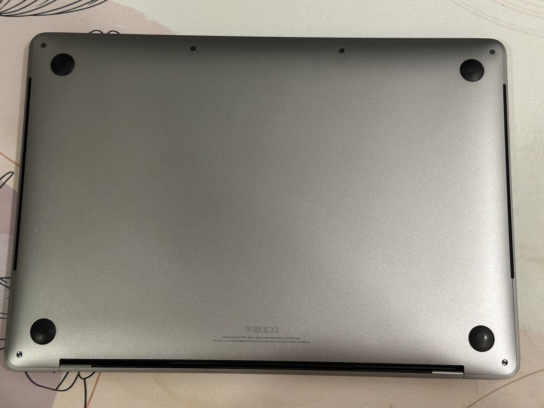 Macbook Pro 13 Inch 2019 with Touch Bar420598524706170885