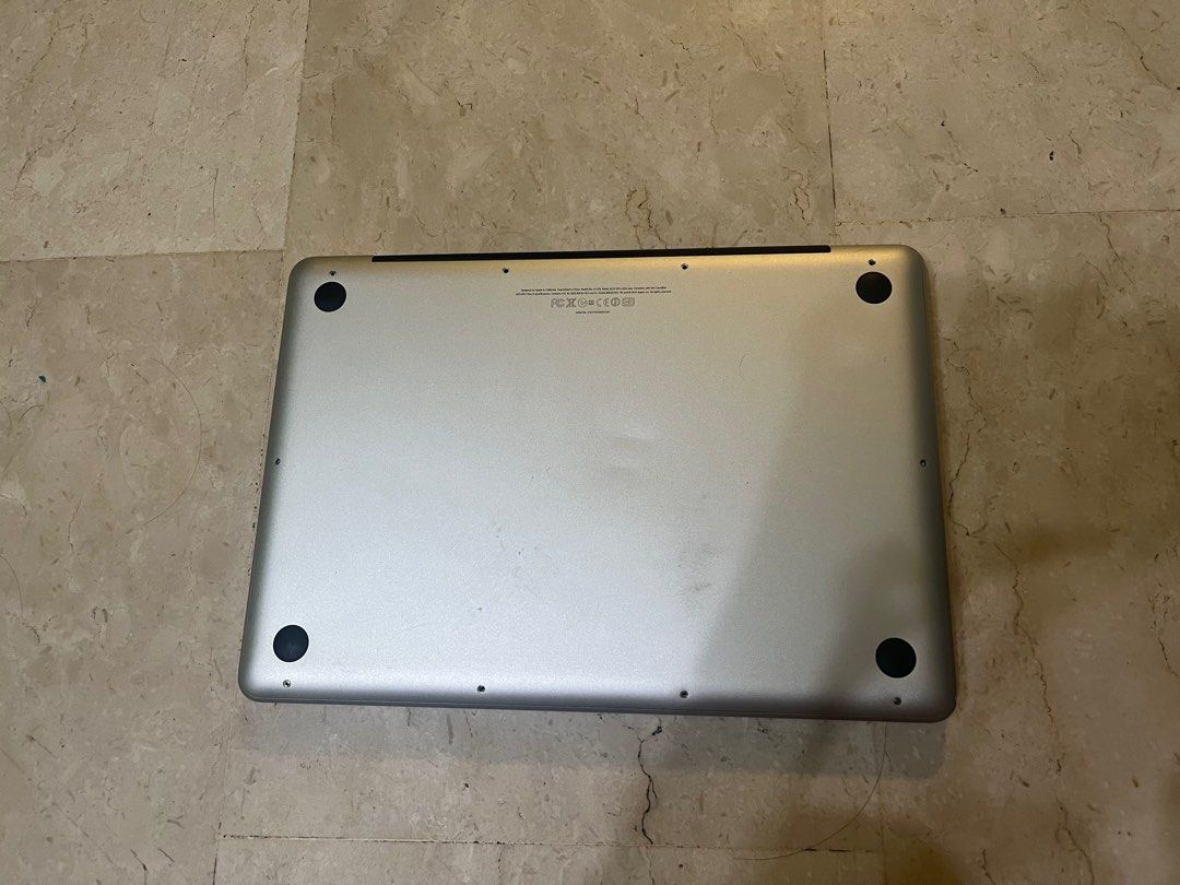 MacBook Pro 2011420592900983367683