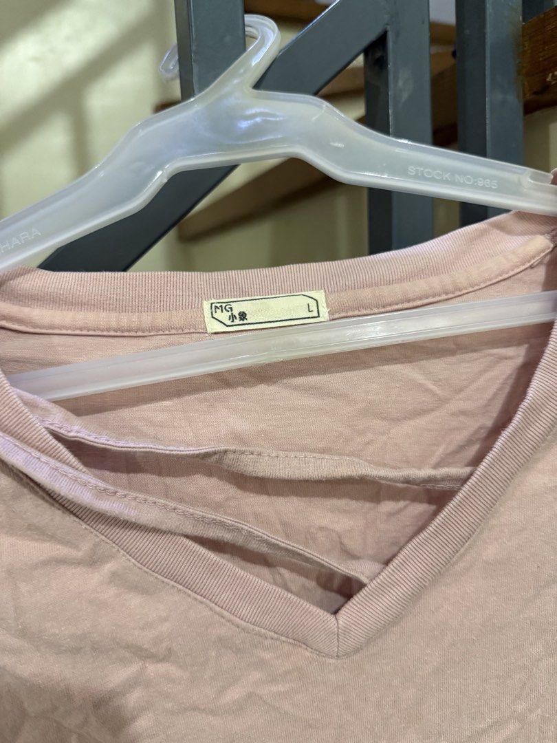MG Small Pink V-Neck T-Shirt (Category: Shirts) located in Manila. Submitted by heyimliz (Listing ID 1430337515, Image 3). Description: .