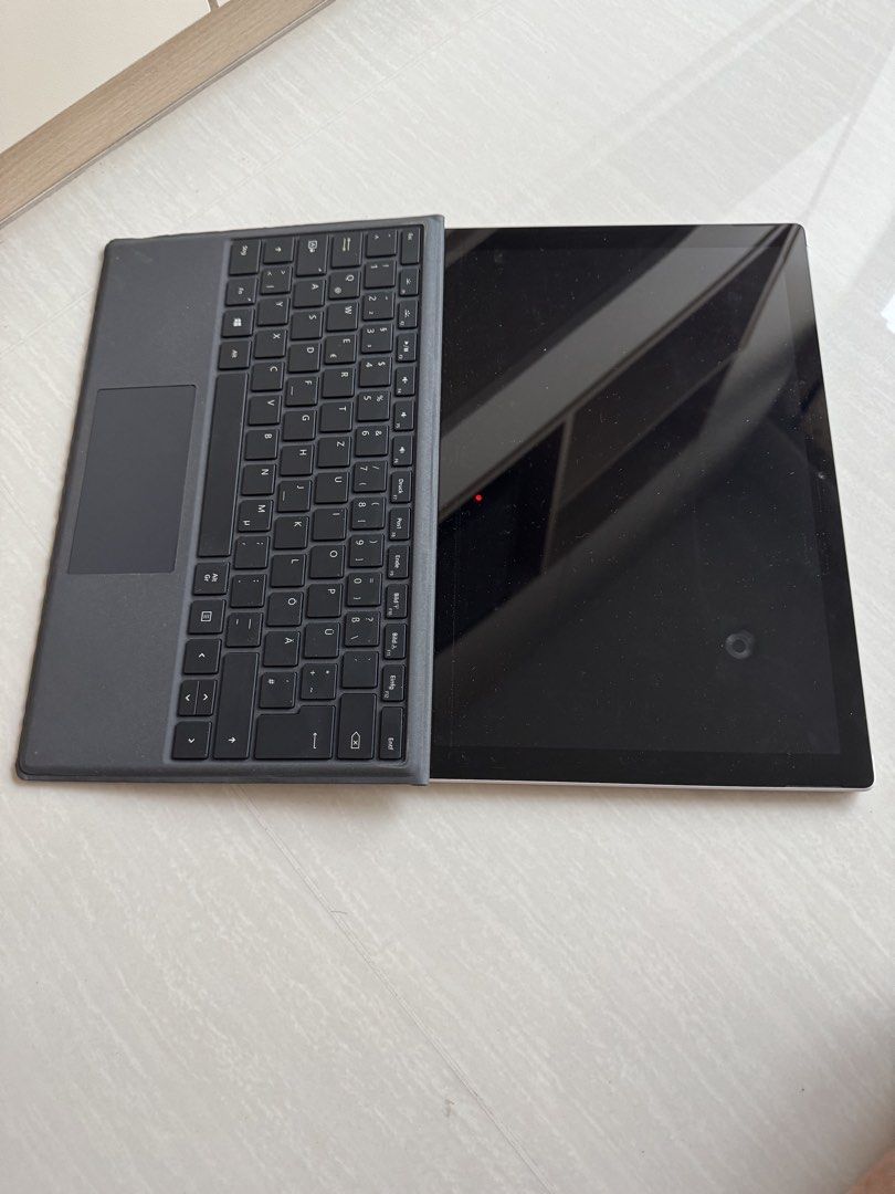 Microsoft Surface Pro 6 with Keyboard420599325073745922