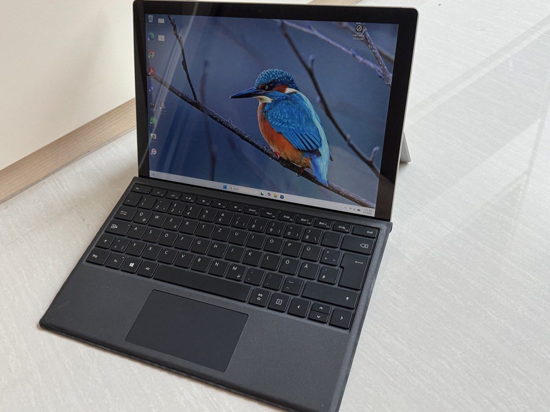Microsoft Surface Pro 6 with Keyboard420599325073745920