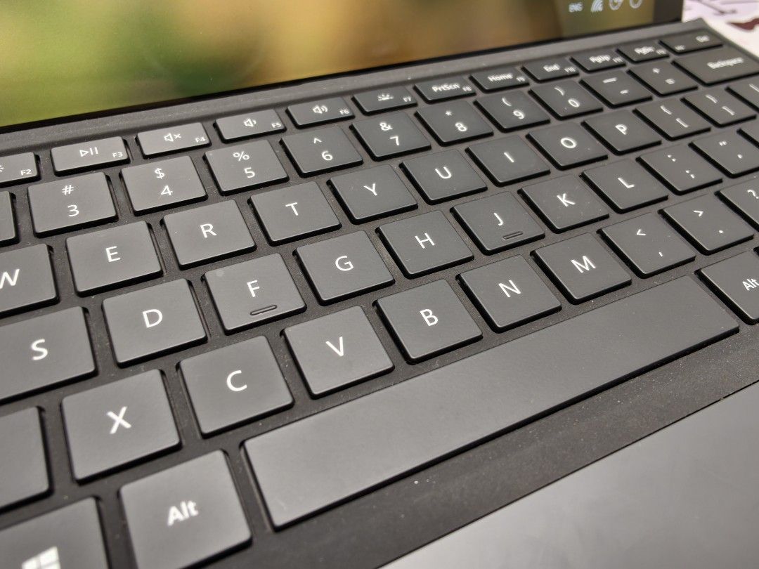 Microsoft Surface Pro 7 i5 128gb with original keyboard cover420598525692497921
