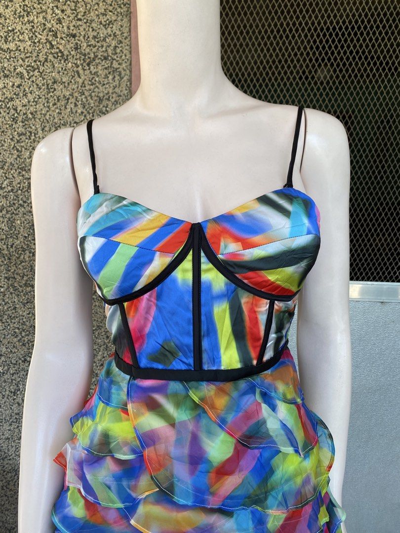 Mountatayam Buster Dress (Category: Dresses) located in Samal. Submitted by regbos26 (Listing ID 1430315530, Image 2). Description: Super ganda Like new Zipper back Size: Small.