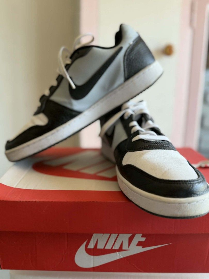 Nike Ebernon Low Prem Sneakers (Category: Sneakers) located in Taguig. Submitted by boni1988 (Listing ID 1430312524, Image 3). Description: nego for sure buyer almost new.