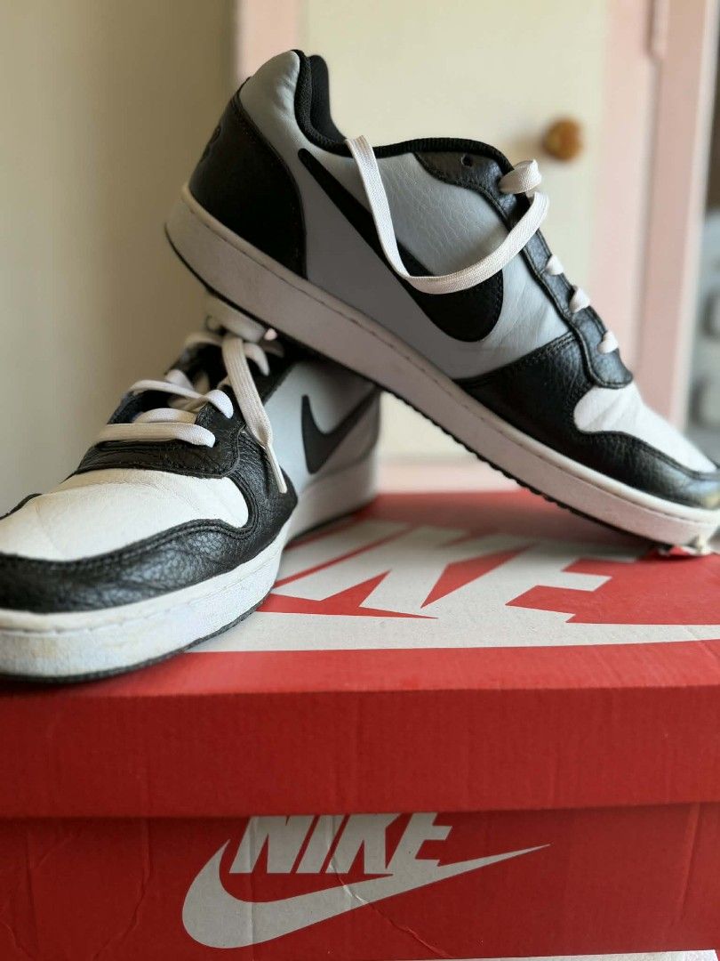 Nike Ebernon Low Prem Sneakers (Category: Sneakers) located in Taguig. Submitted by boni1988 (Listing ID 1430312524, Image 1). Description: nego for sure buyer almost new.