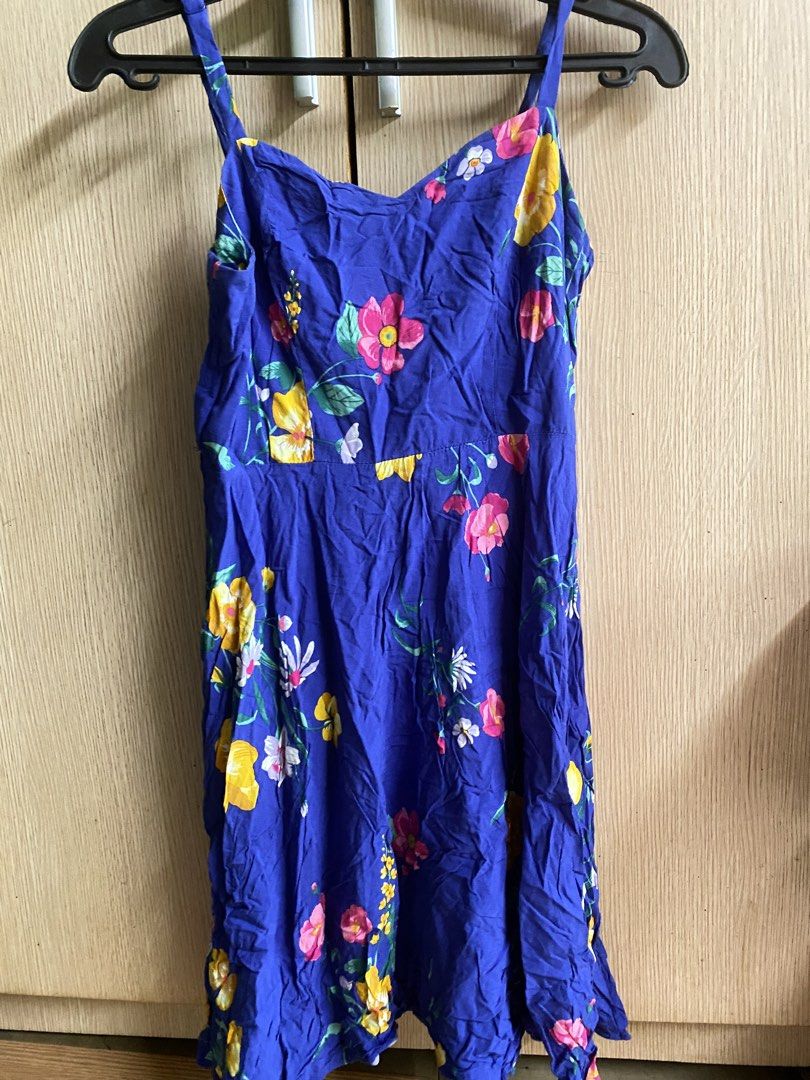 Old Navy Floral Dress (Category: Dresses) located in Taguig. Submitted by _nicsss (Listing ID 1430297866, Image 1). Description: .